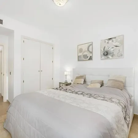 Gorgeous Apartment, 3br With Pool And Terrace Estepona
