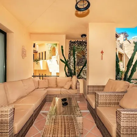 Gorgeous Apartment, 3br With Pool And Terrace Estepona