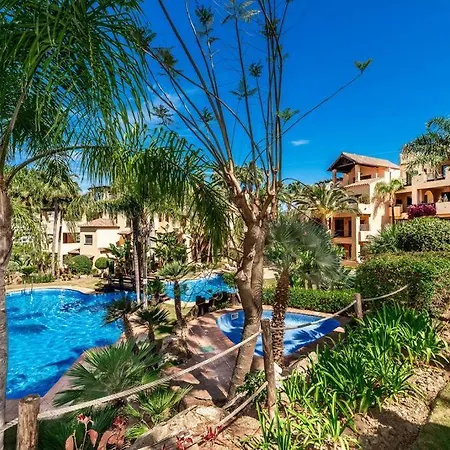 Gorgeous Apartment, 3br With Pool And Terrace Estepona